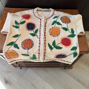 Beautiful vintage sweater.
